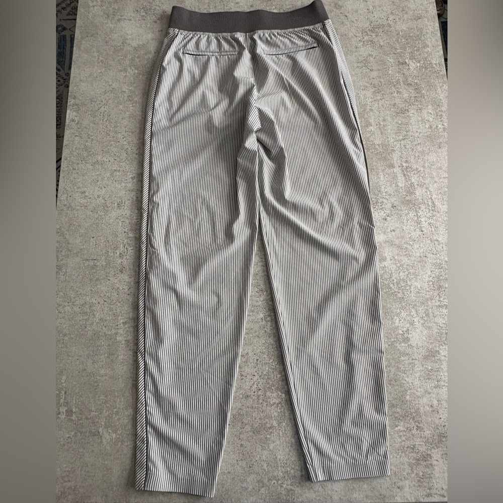Athleta SET(2) NWOT Venture Printed Viper Gray, Brooklyn Textured Pants Size 2 - Picture 15 of 16